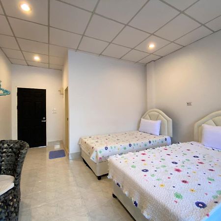 Som Guesthouse Patong Eksteriør bilde