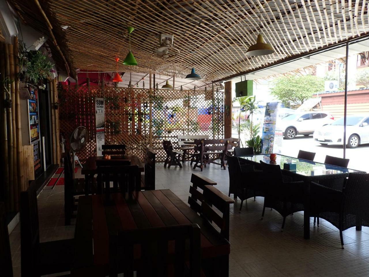 Som Guesthouse Patong Eksteriør bilde