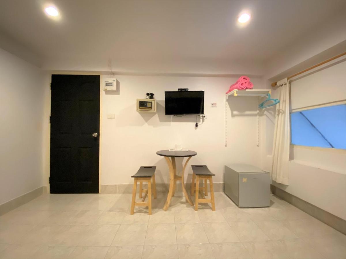 Som Guesthouse Patong Eksteriør bilde