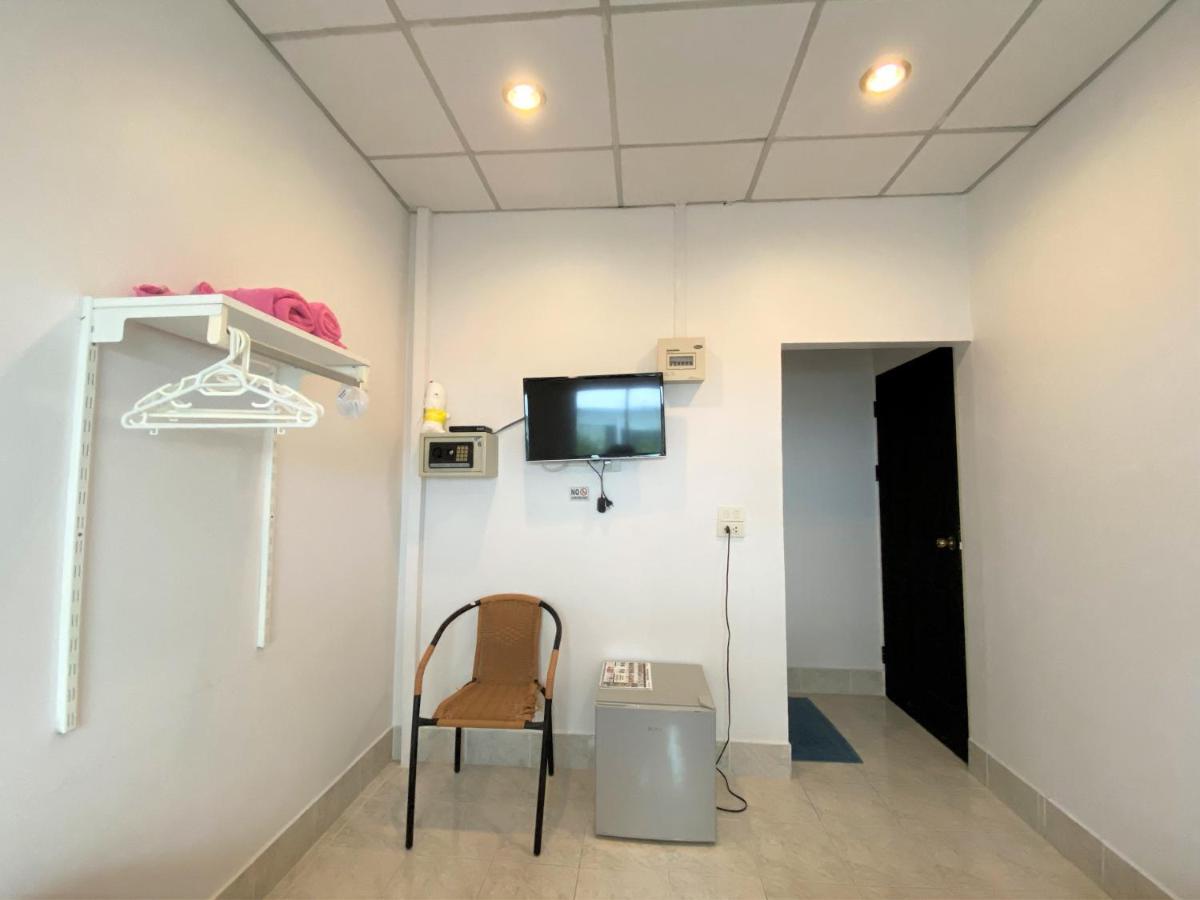 Som Guesthouse Patong Eksteriør bilde